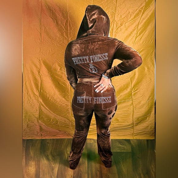 VELVET TWO PIECE SET - Picture 1 of 4